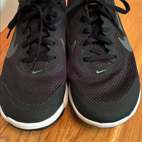 Black Nike Woman’s Flex Experience RN 4 Running Shoes, Size 7.5 - Picture 2 of 6